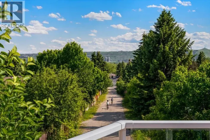 7715 67 Avenue NW, Calgary