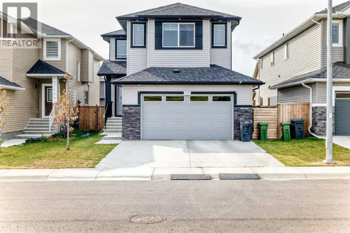 772 Edgefield Crescent, Strathmore