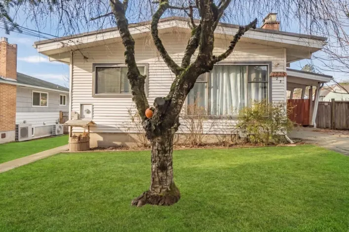 7725 GRAND STREET, Mission