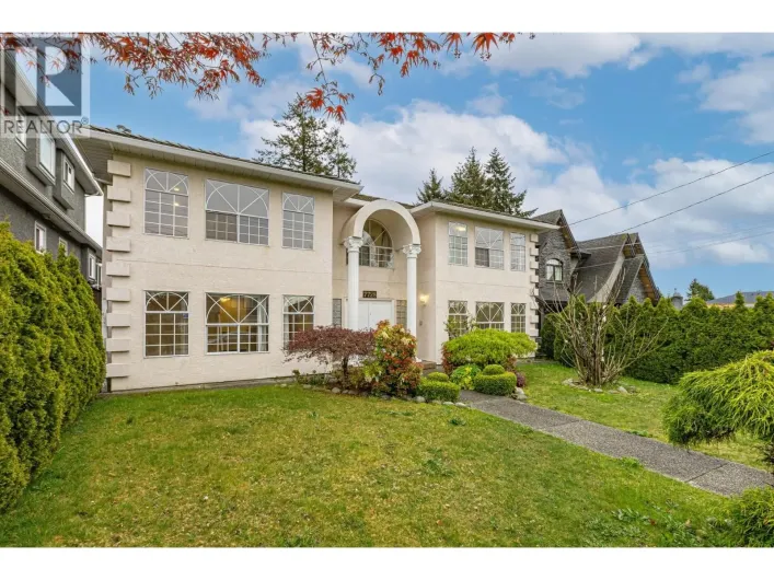 7728 MARY AVENUE, Burnaby