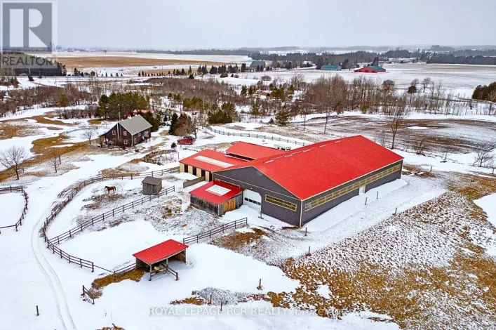 773367 10 HIGHWAY, Grey Highlands