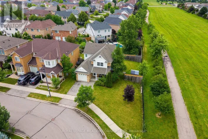 774 IRVING TERRACE, Milton