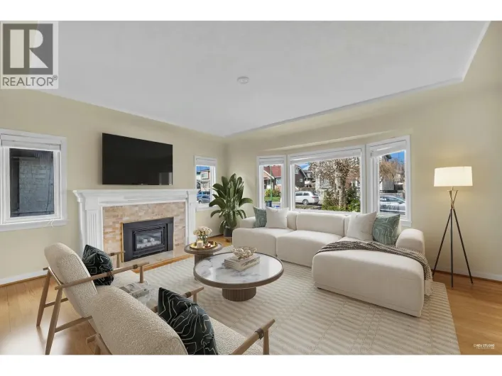 7758 15TH AVENUE, Burnaby