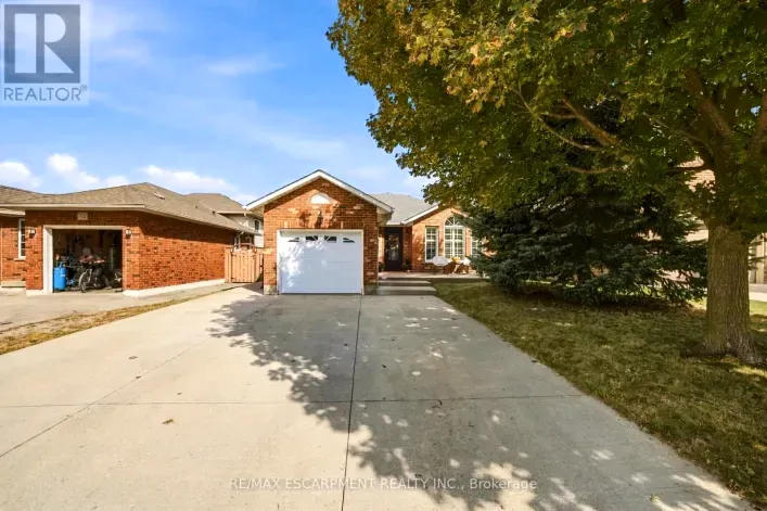 House for sale: 776 ACADIA DRIVE, Hamilton