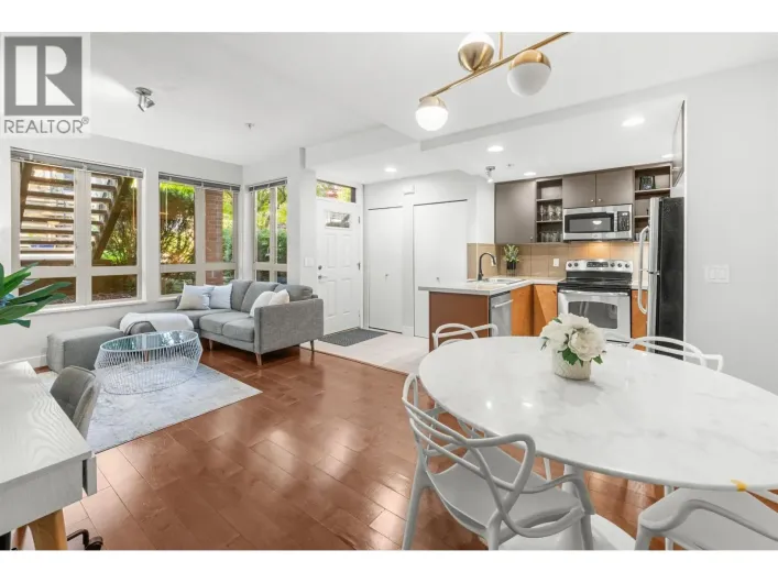 78 728 W 14TH STREET, North Vancouver