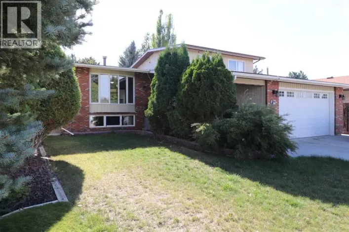 78 Tudor Boulevard S, Lethbridge