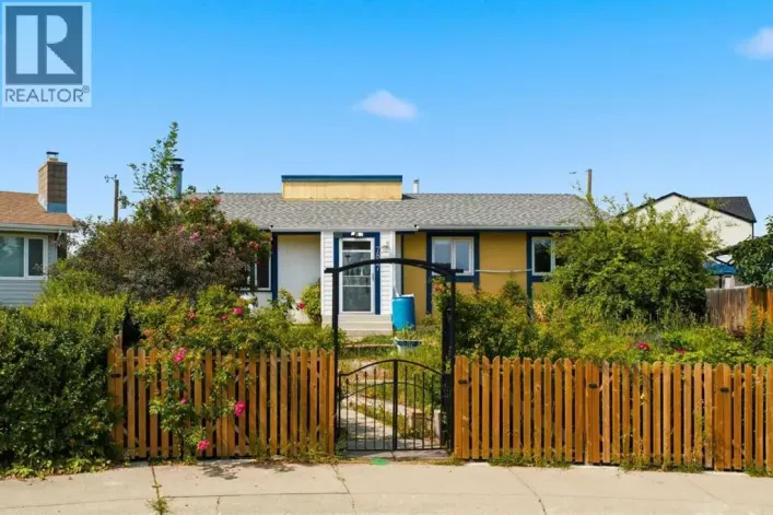 7807 Olympia Bay SE, Calgary