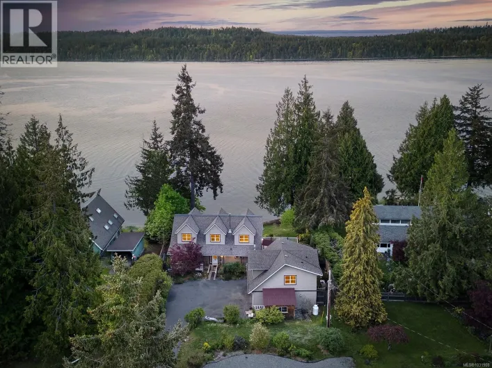 7820 Ships Point Rd, Fanny Bay