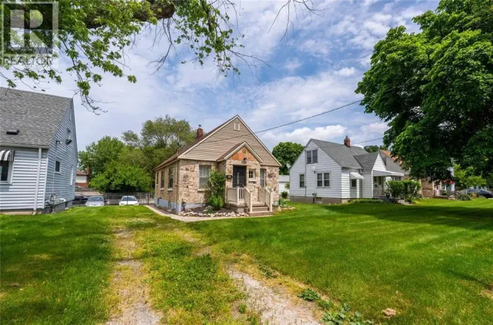 784 LONDON ROAD, Sarnia