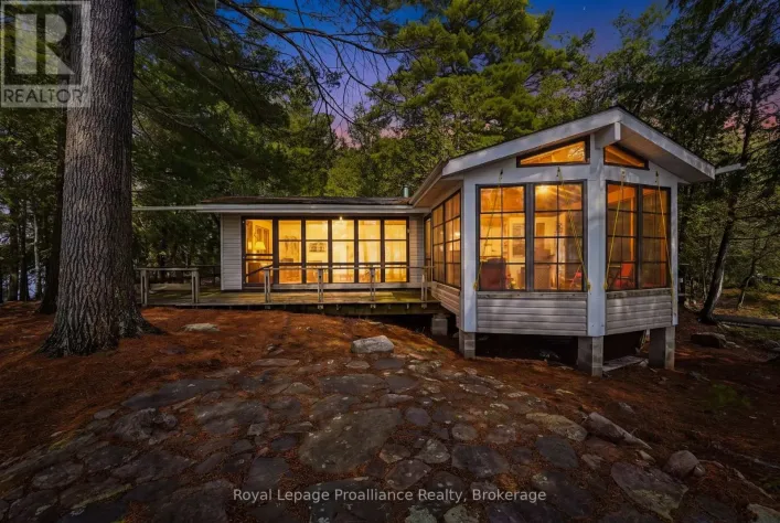 786 MAZINAW LAKE, Addington Highlands