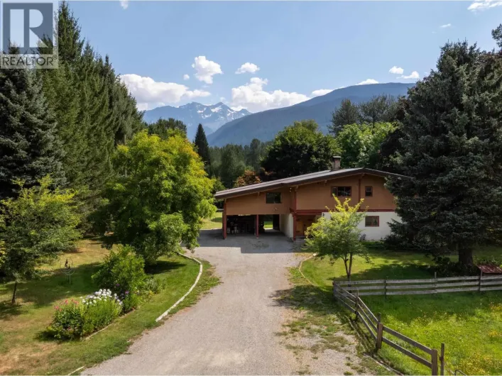 7869 PEMBERTON MEADOWS ROAD, Pemberton