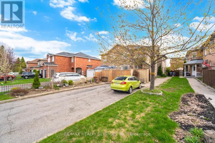 79 PRESSED BRICK DRIVE, Brampton