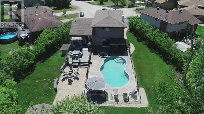 790 LAURENTIAN AVENUE, North Bay