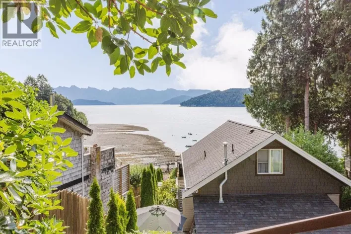 790 MARINE DRIVE, Gibsons