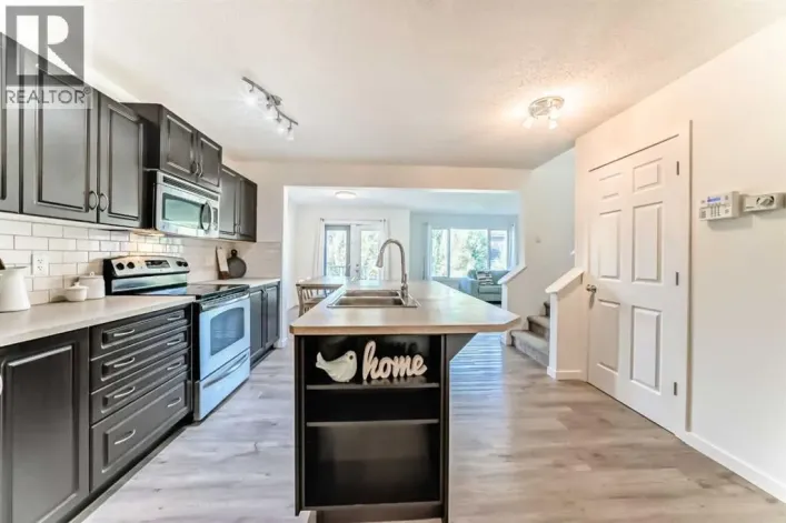 790 River Heights Crescent, Cochrane