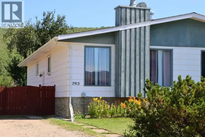 7913 99 Street, Peace River