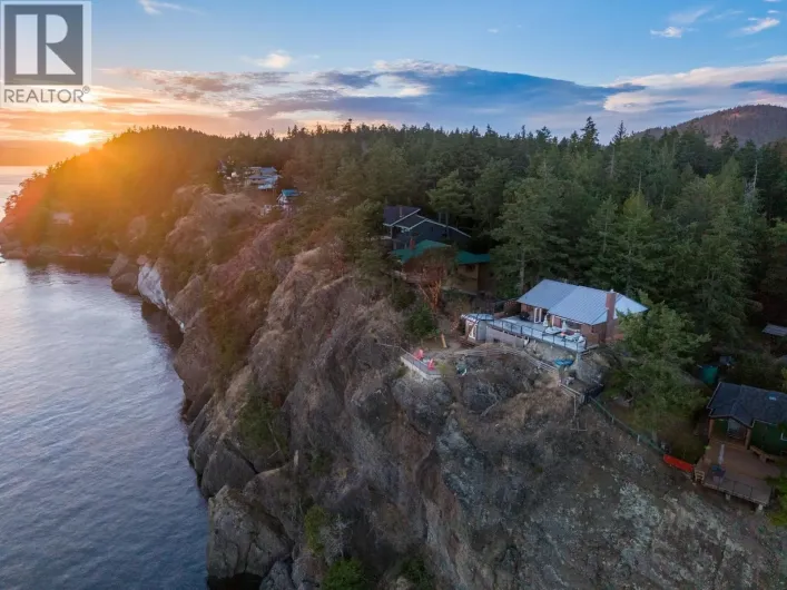 7918 SWANSON VIEW DRIVE, Pender Island