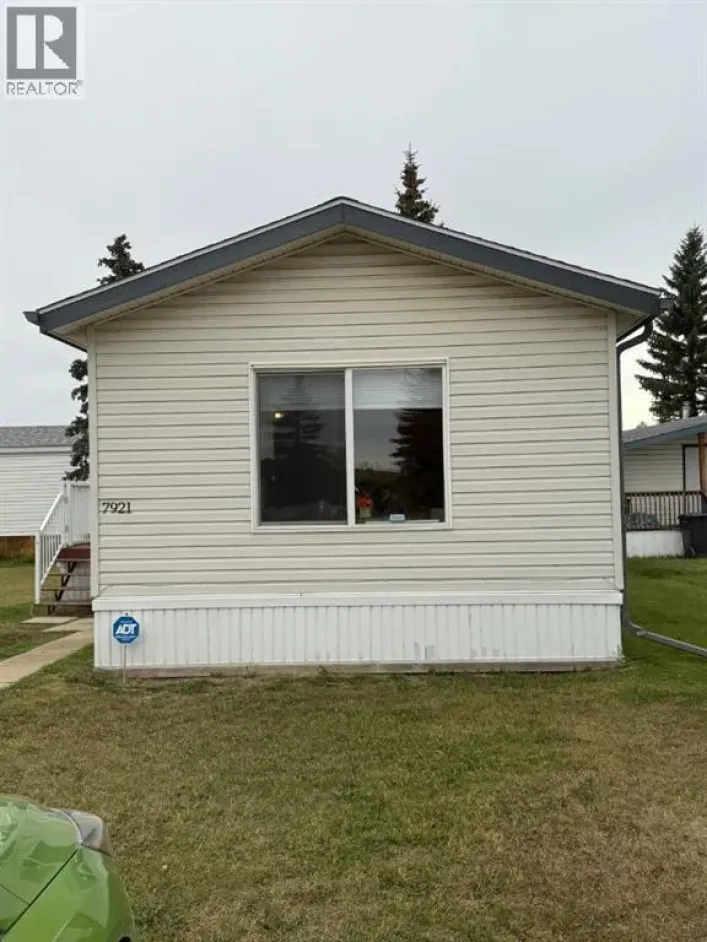 7921 97 Avenue, Peace River