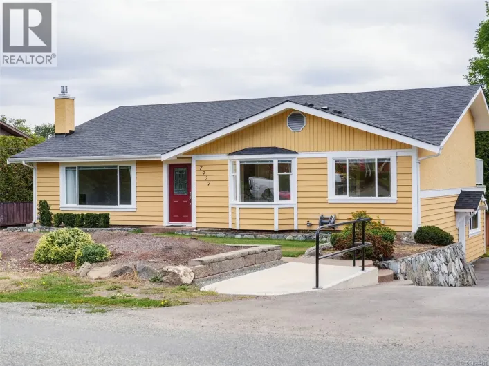 7927 Wallace Dr, Central Saanich