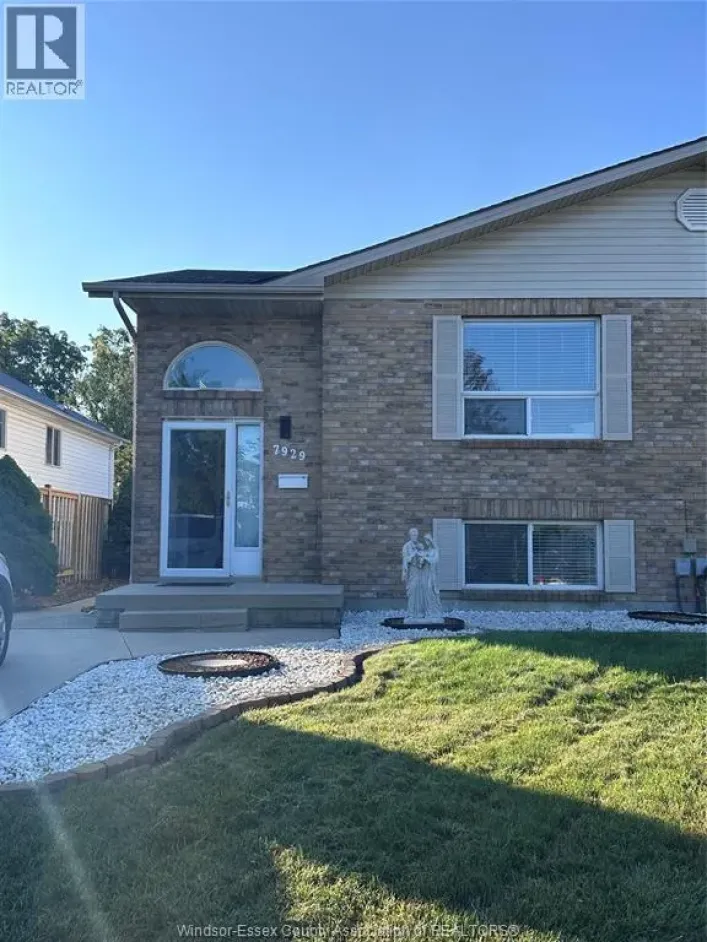 7929 HAWTHORNE DRIVE, Windsor