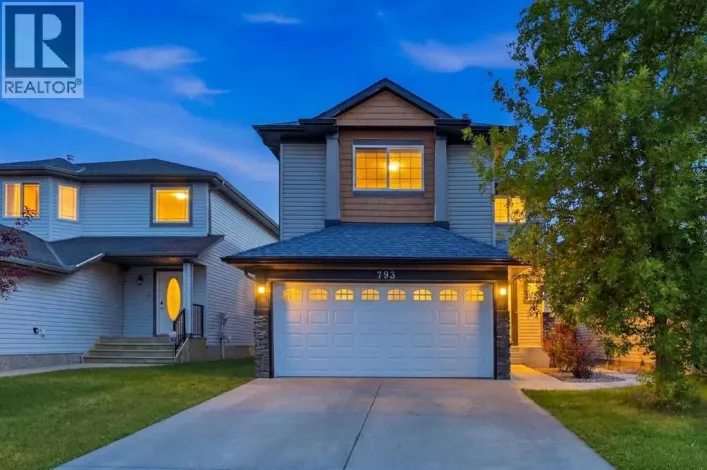 793 Luxstone Landing SW, Airdrie