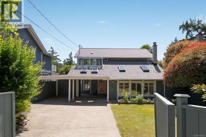 793 Stelly's Cross Rd, Central Saanich