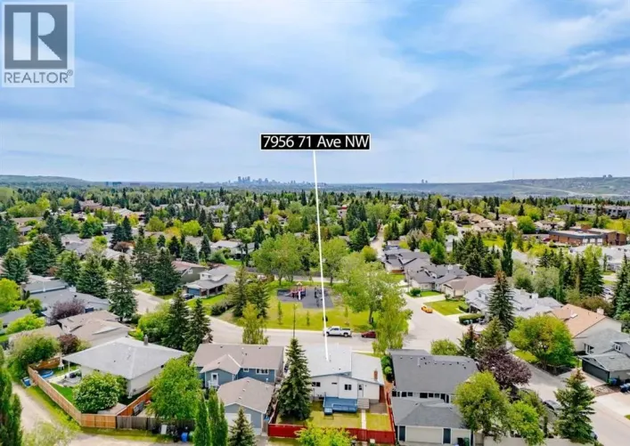 7956 71 Avenue NW, Calgary