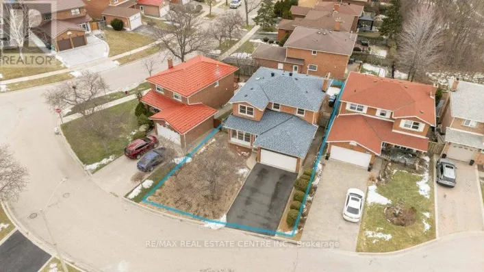 796 BUCKINGHAM COURT, Mississauga