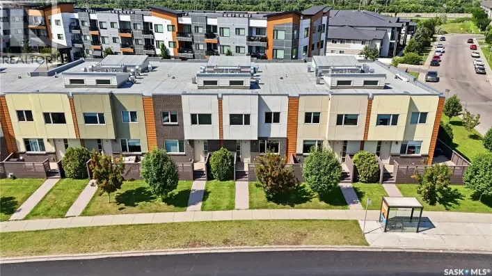 Row / Townhouse for sale: 8 103 Willis CRESCENT, Saskatoon