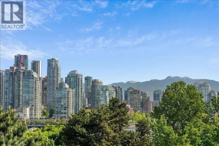 8 1266 W 6TH AVENUE, Vancouver
