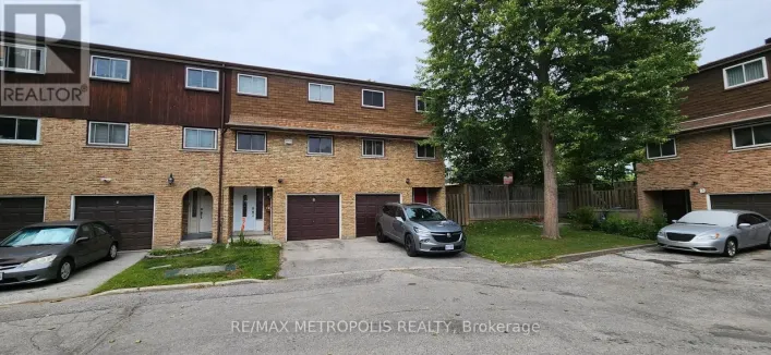 8 - 21 ROCKWOOD DRIVE, Toronto