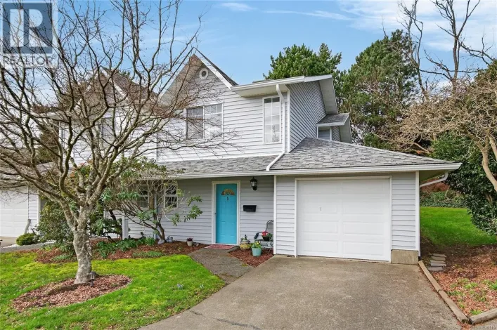 8 2200 Manor Dr, Comox