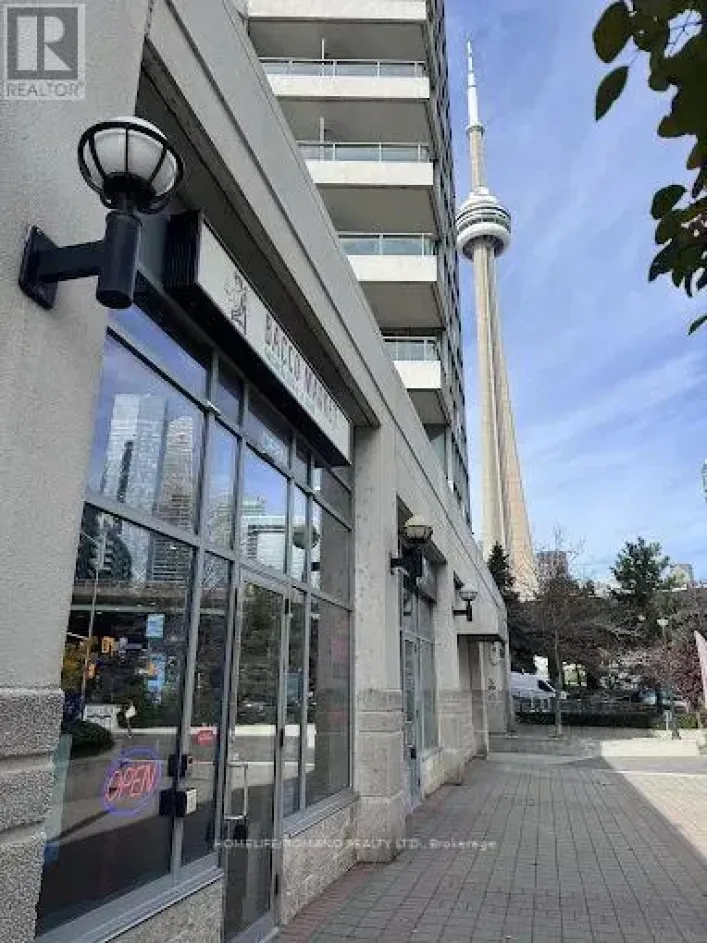 8 - 228 QUEENS QUAY W, Toronto