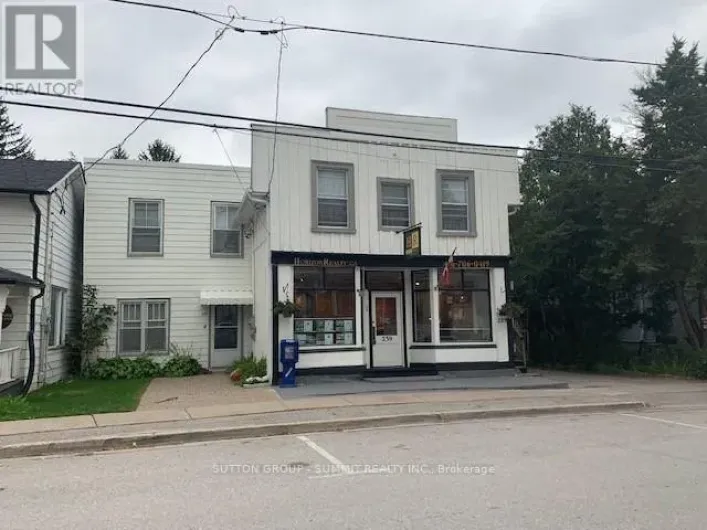 8 - 239 MAIN STREET, King