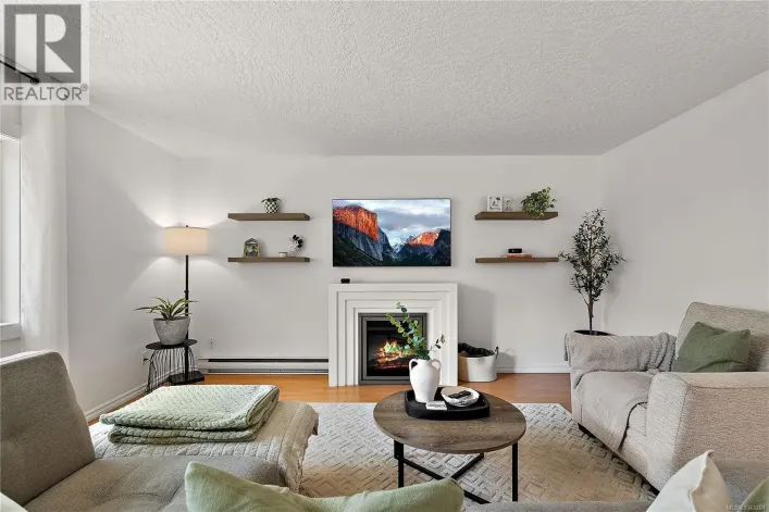 8 2871 Peatt Rd, Langford