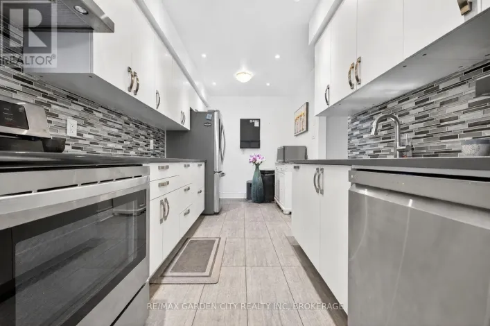 8 - 3008 PALMER DRIVE, Burlington
