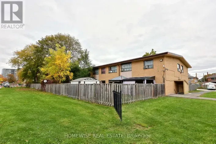 8 - 31 SEDGELEY DRIVE, Toronto