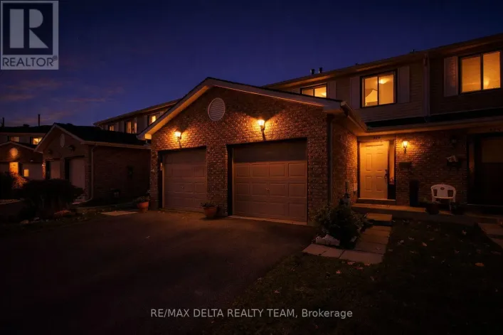 8 - 323 MONICA CRESCENT, Ottawa