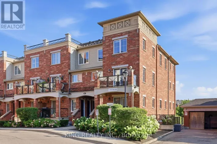 8 - 35 HAYS BOULEVARD, Oakville