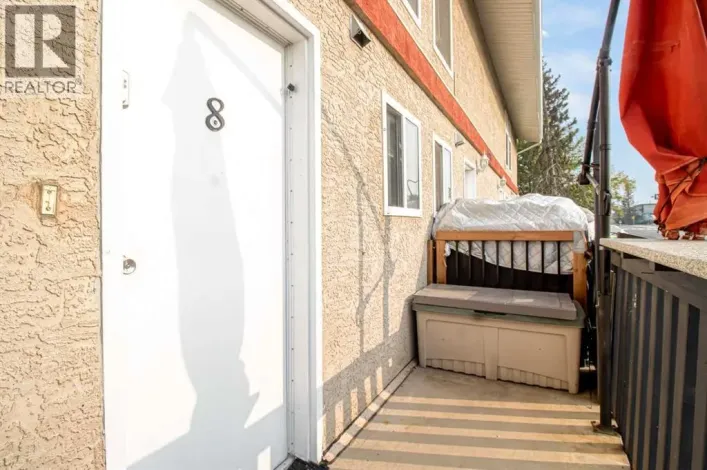 8, 3726 Centre Street NE, Calgary
