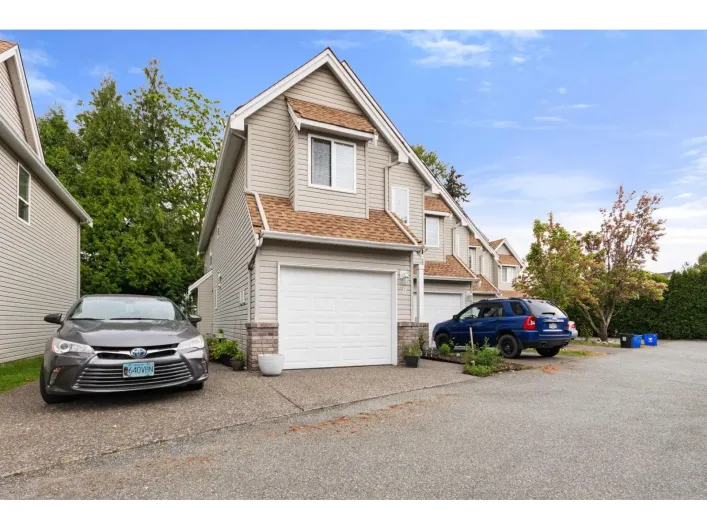 8 46277 CESSNA DRIVE|Chilliwack Proper South, Chilliwack