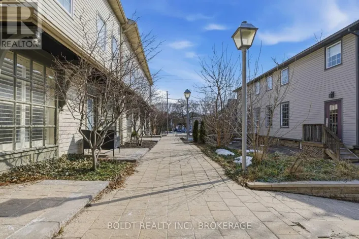 8 - 49 ONTARIO STREET, Grimsby