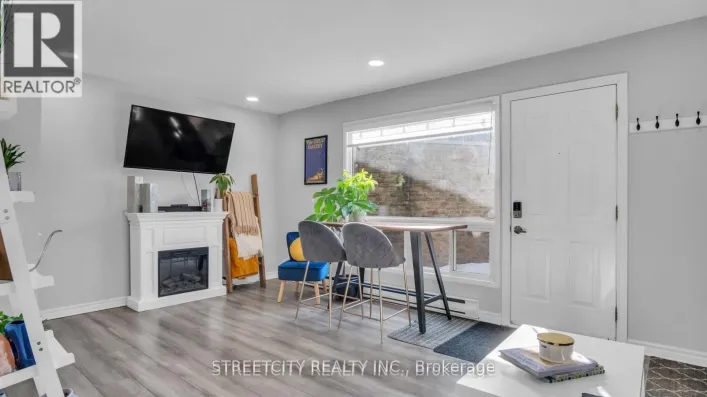 8 - 490 SOUTHDALE ROAD E, London South