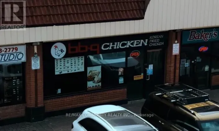 8 - 4915 STEELES AVENUE E, Toronto