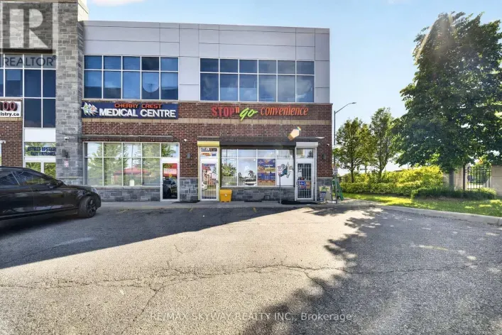 8 - 5 CHERRYCREST DRIVE, Brampton