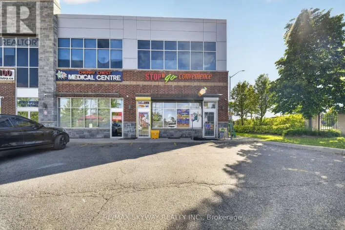 8 - 5 CHERRYCREST DRIVE, Brampton