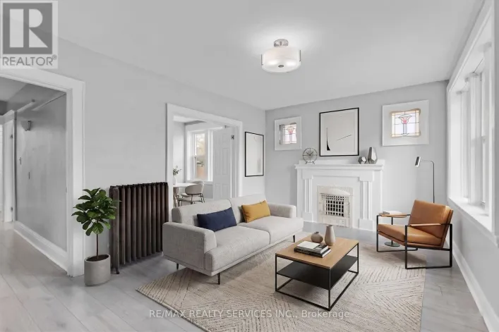 8 - 5 FAIRHOLT ROAD N, Hamilton