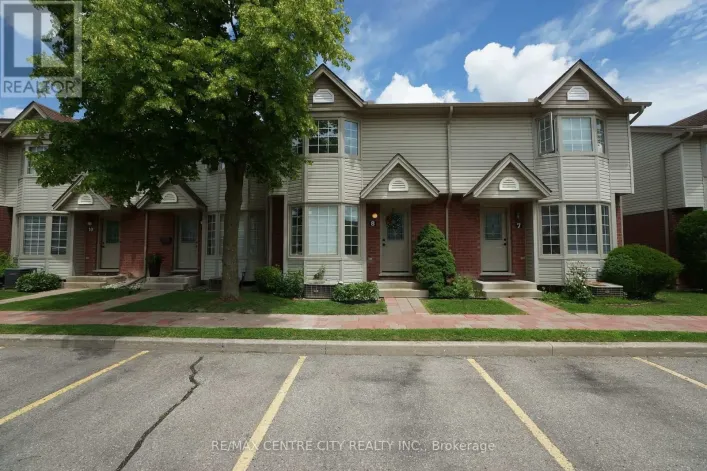 8 - 50 CHAPMAN COURT, London North