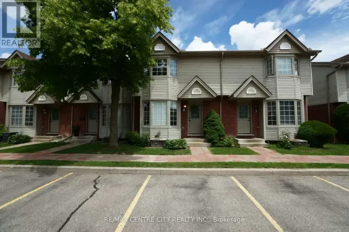 8 - 50 CHAPMAN COURT, London North