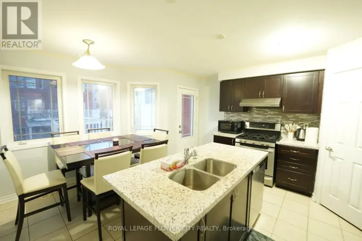 8 - 50 HILLCREST AVENUE, Brampton
